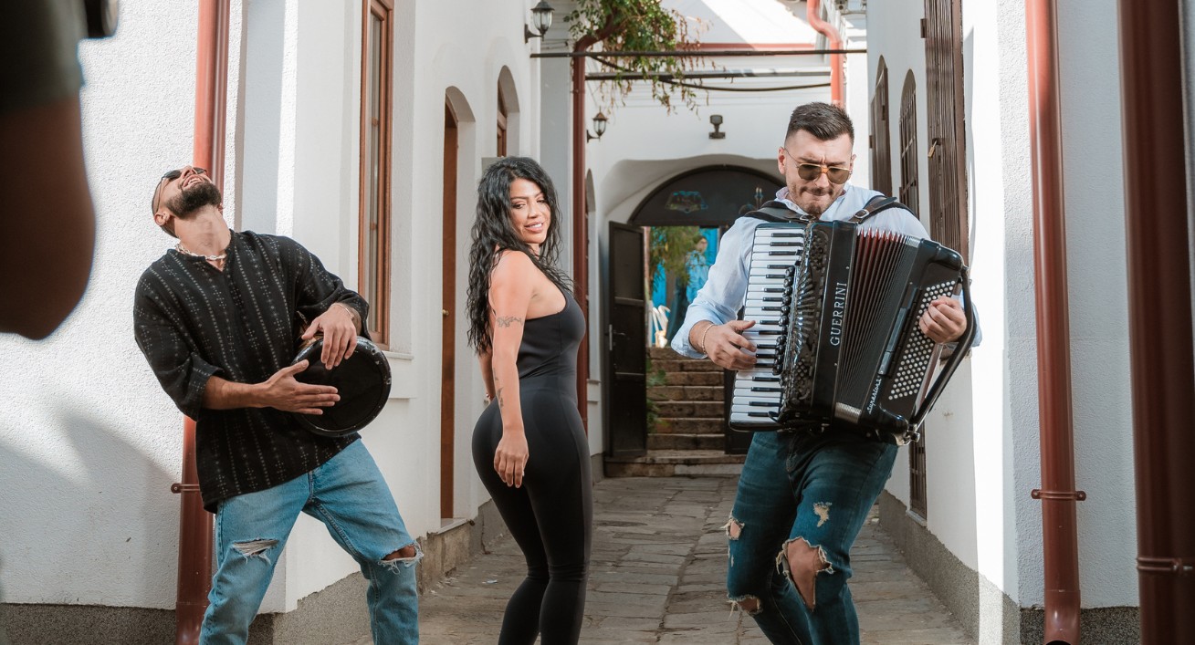 Mishel, DNK - Charshija